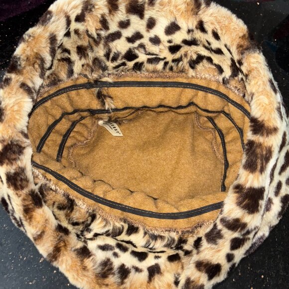 Parkhurst Canada Faux Fur Leopard Print Hat - One Size - Picture 4 of 5